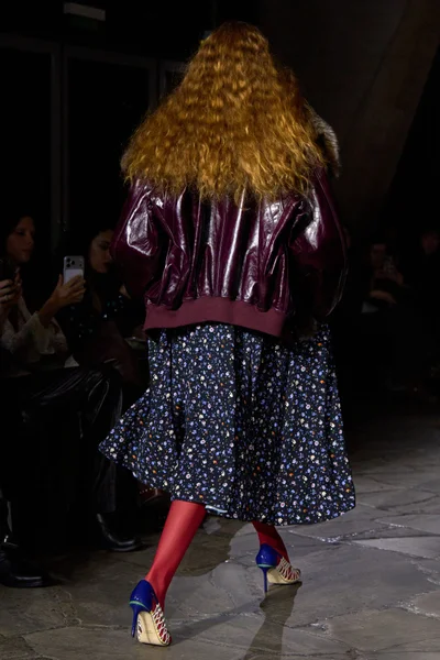 Look 24